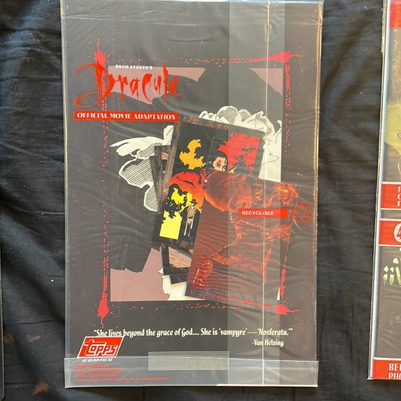 TOPPS Comics Dracula #3 of 4 - Picture 3 of 3